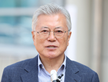 문재인 “이재명 정부, 파탄난 남북 관계 복원…한반도 평화 재개척 할 것”