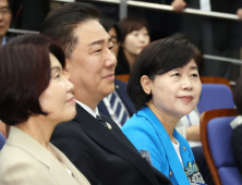 與 원내대표 선거…김병기 “이견 조율사” vs 서영교 “민심 전달자”