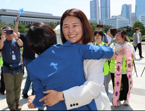 민주, 의총서 ‘비례승계’ 손솔·최혁진 제명 의결