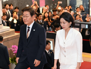 李 대통령 ‘장남’ 비공개 결혼식…가족·친지·주요인사 참여