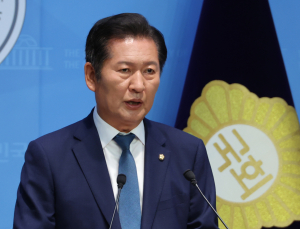 정청래, ‘당대표’ 출사표 던졌다…“이재명과 한 몸”