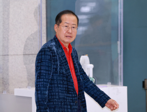 홍준표, 하와이서 귀국 “새 정부, 정치보복 말길…국힘 정당해산 당할 것”