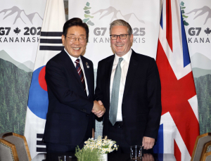 李대통령, 스타머 영국 총리와 정상회담…“한‧영 FTA 개정 진전 있어야”[G7 정상회의]