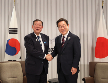 李대통령, 日총리 첫 대면…“떼려야 뗄 수 없는 관계”