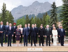 ‘G7 이틀차’ 李 대통령‚ 정상외교 박차…기념촬영 뒤 양자회담