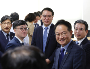 당정 “추경 1·2차 35조원 규모…전국민 민생회복지원금 보편지원”