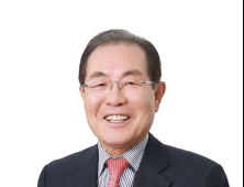 남매 갈등에 뿔났다…윤동한 한국콜마 회장, 장남 지분 반환 요청 소송
