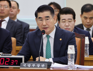 조은석 특검, 수사기록 받자마자 김용현 추가 기소