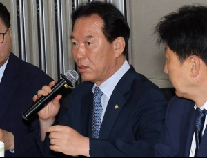 “尹정부 때랑 똑같다”…금융위 업무보고서 나온 ‘뼈 있는’ 말
