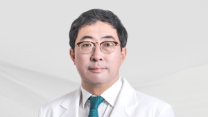강직척추염, 냉방도 통증 악화 요인… 여름철 증상관리법 [건강 나침반]