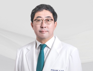 강직척추염, 냉방도 통증 악화 요인… 여름철 증상관리법 [건강 나침반]