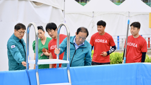 이병선 속초시장, 청초호유원지 물놀이터 현장 점검