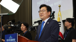 박찬대 “정청래는 스타플레이어, 난 플레잉코치…당·정·대 ‘원팀’ 만들어야”