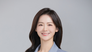 올림픽 최초 여성 선수단장…이수경 빙상경기연맹 회장 내정