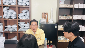 ‘현장 소통’ 최기문 영천시장, 청년 창업가 사업장 방문