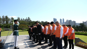 한화, 6·25전쟁 75주년 맞아 유엔기념공원 참배…