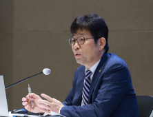 유상대 한은 부총재 “서울 집값, 금리 결정의 큰 고려 요소”