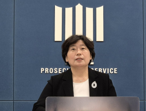 내란 특검, 윤석열 전 대통령 체포영장 청구…윤 측 “절차 위반, 소환엔 응하겠다”
