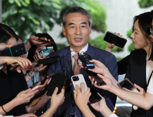 출근하는 민중기 특검 “김건희 소환은 차차 준비해 진행”