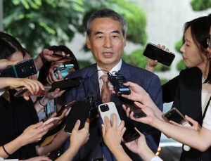 출근하는 민중기 특검 “김건희 소환은 차차 준비해 진행”