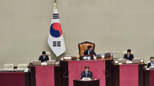 李대통령 “30조5000억원 규모 추경 편성…내수시장 활력” [쿡 정치포토]