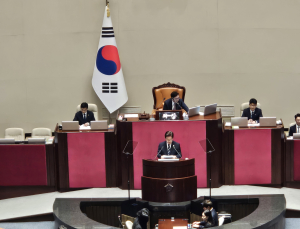 李대통령 “30조5000억원 규모 추경 편성…내수시장 활력” [쿡 정치포토]