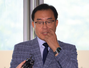 이명현 특검 “이첩한 수사기록 회수 명령은 위법...항명죄 성립 안 돼”