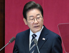 李대통령 추경 시정연설에 여야 온도차 ‘극명’…野 “당선 사례금” 비판