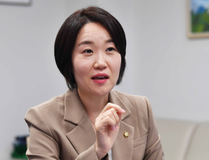 이소영, 지역부터 시작하는 ‘의정’…“행복한 삶으로 보답” [쿡 인터뷰]