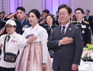 李대통령, 청와대서 국가유공자와 오찬…‘최고 예우’로 영접