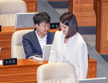 ‘비례 승계’ 손솔, 국회 본회의서 “이준석 징계해달라” 요청