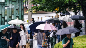 ‘우산 챙기세요’…주말 전국 장맛비 [날씨]