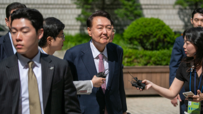 尹, 첫 대면 조사 종료…조서 열람 중