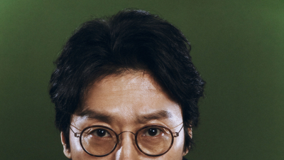황동혁 감독 “‘오겜’, 날 우쭐하게도 겸손하게도…치아 빠지고 59㎏까지 줄어” [쿠키인터뷰]