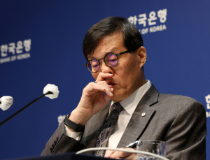 8~9월 가계대출 경고등…한은 “추가 금리 인하에 신중”