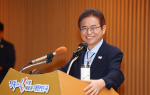 암 투병 이철우 경북지사, 33일 만에 공개 석상