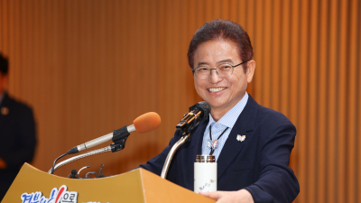 암 투병 이철우 경북지사, 33일 만에 공개 석상