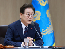 법원, 李대통령 ‘법카 의혹’ 재판 연기…기일 추후 지정