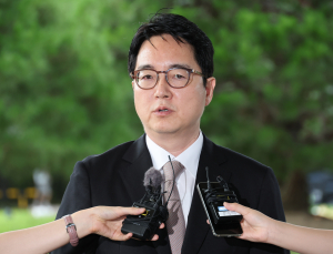 심우정, 마지막 출근길서 “형사사법 시스템은 국민 기본권과 직결”