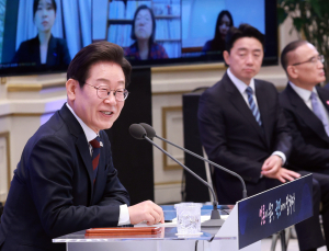 李대통령 “민생·경제 회복 국정과제…실용적 외교 구축”