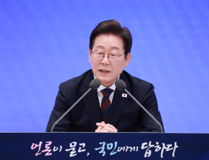 李대통령 “이번 대출 규제는 맛보기…부동산 정책 많다”