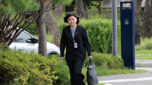 출근하는 임은정 동부지검장