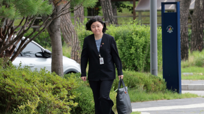 출근하는 임은정 동부지검장