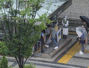 시청역 참사 1년…페달 블랙박스 보험료 할인조차 ‘난항’