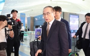 위성락 “한·미 중요한 국면…통상·안보 협의 위해 출국”
