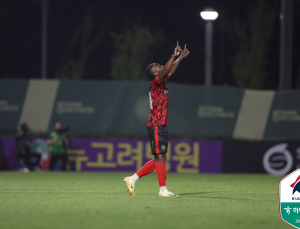 강행군에도 대승…김포, 부산에 3-0 승리 [쿠키 현장]