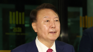 “총은 경호관이 경찰보다 잘 쏜다”…尹, 총기 노출 지시까지