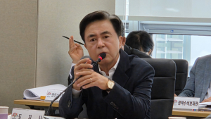 김태흠 지사 “업무추진 과정서 실국간 벽 허물어야”