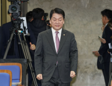 시작부터 무너진 ‘국민의힘 혁신위’…“정부·여당 어부지리”