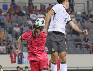 ′해결사’ 주민규 헤딩골…한국, 2-0 리드 [쿠키 현장]
